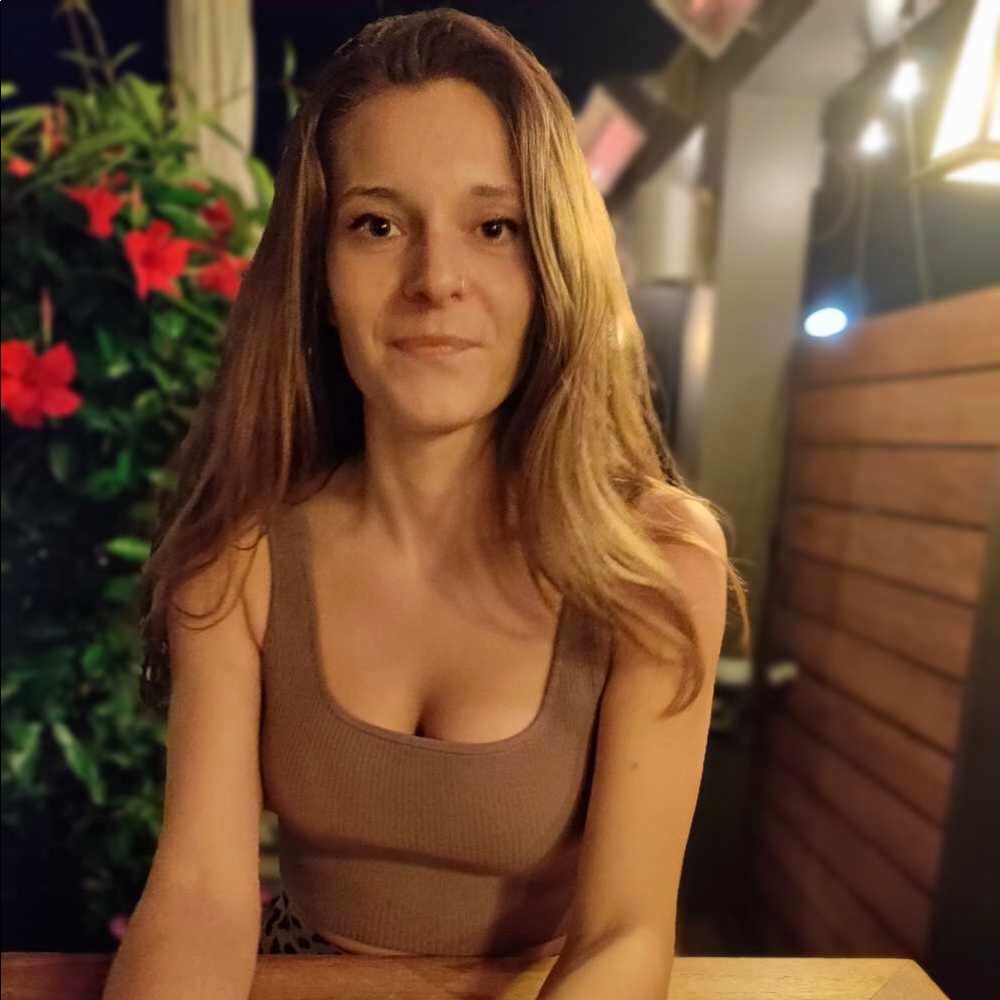 Meet your Posher, Ana - Picture 2 of 16